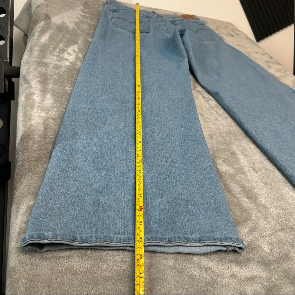 Levi’s 318 SHAPING WIDE LEG WOMEN'S JEANS Light Wash Color Blue Size 29 - Picture 15 of 16